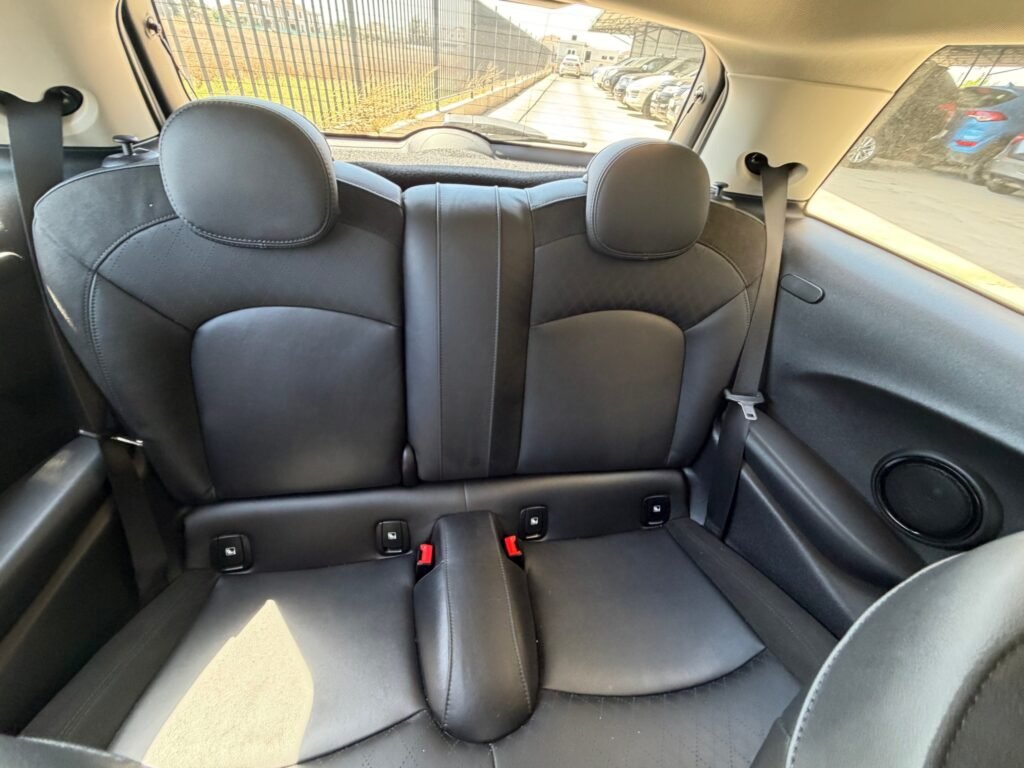 09/2023 MINI COOPER FACELIFT 1.5L AUTO PETROL